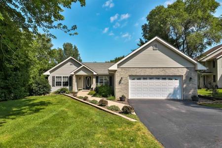 105 THORNHILL Drive SW