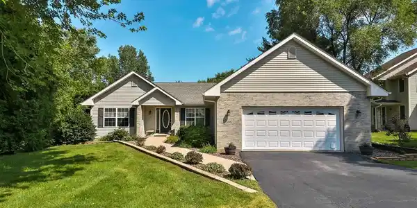 105 THORNHILL Drive SW