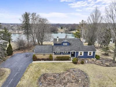 27052 W Lakeview Drive S