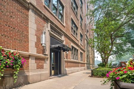 3800 N Lake Shore Drive