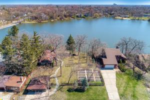 23897 N Lakewood Lane