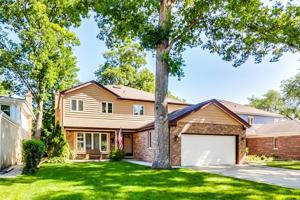 2006 Des Plaines Avenue