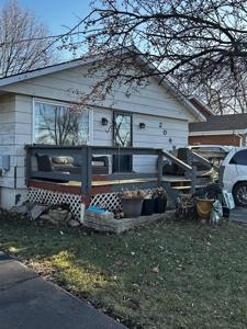 209 W Hawthorne Drive