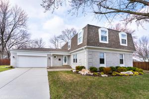 1110 W SKYLARK Court