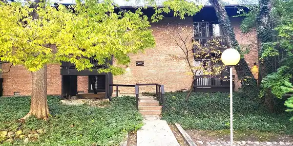 1607 E Maple Terrace