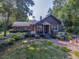 5528 Fairview Avenue
