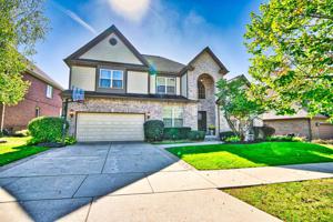 27 E Warson Court