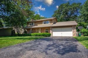 6 Woodhead Drive