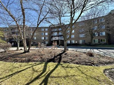 909 E Kenilworth Avenue