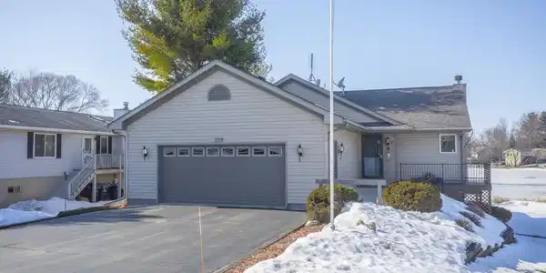 328 Candlewick Drive
