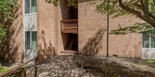 5801 Oakwood Drive