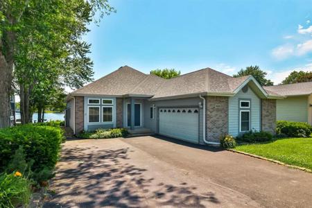 930 CANDLEWICK Drive NE