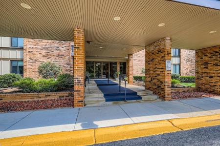 101 Lake Hinsdale Drive