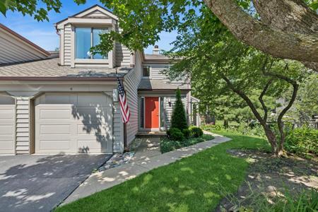 752 SHORELINE Road