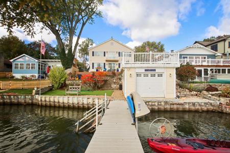 3704 W Lake Shore Drive