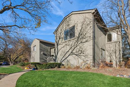 33 Shoreline Road