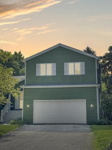 6 Crows Nest Court