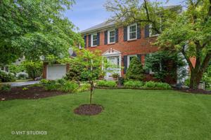 712 Castilleja Court