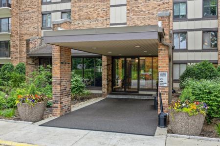 301 Lake Hinsdale Drive
