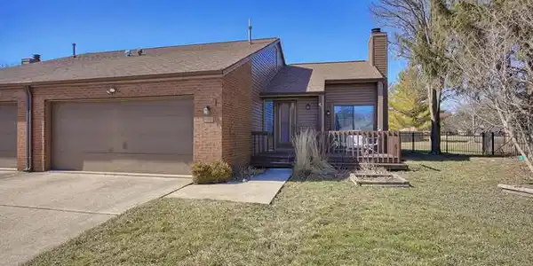 2109 MONONA Court