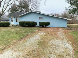 1424 COUNTRY CLUB Lane
