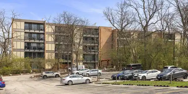5900 Oakwood Drive