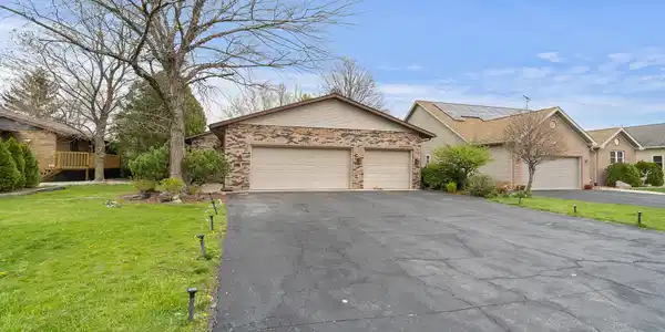 1220 Candlewick Drive NW