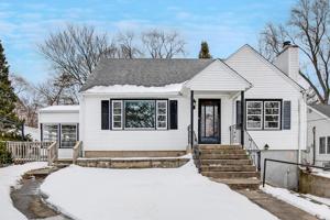 4412 E Lake Shore Drive