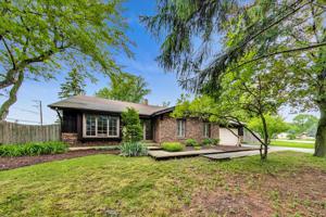 10 Hawthorne Drive