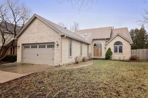302 BELLE Court
