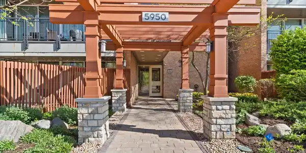 5950 Oakwood Drive