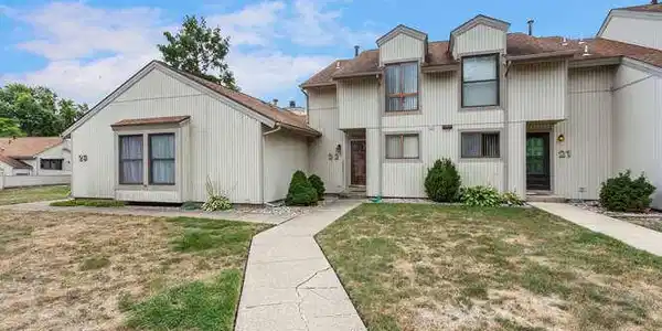 22 Colony West Drive