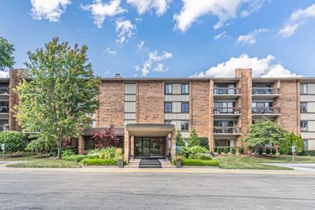 201 Lake Hinsdale Drive