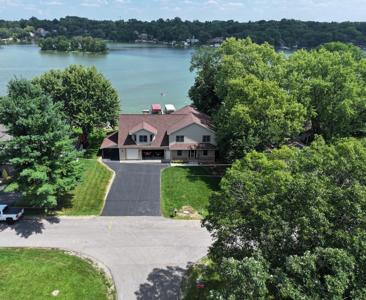 5012 W Lake Shore Drive