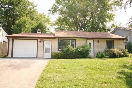 245 MAPLEWOOD Drive
