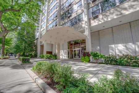 336 W Wellington Avenue