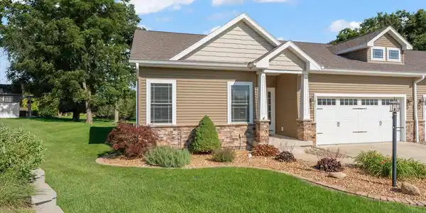 1806 Lake Ridge Court