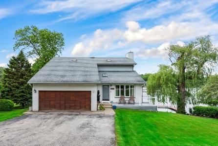 6103 Lake Shore Drive