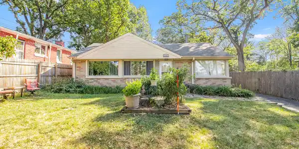 1303 MAPLE Avenue