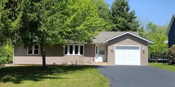 216 Bounty Drive NE