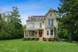 186 Lakeshore Drive