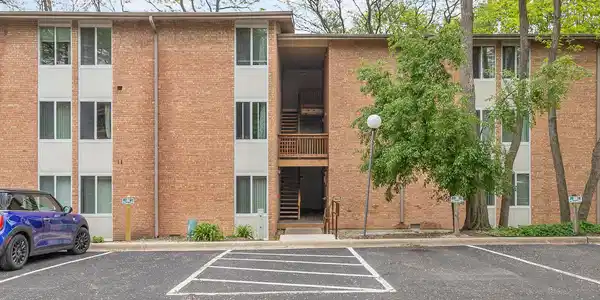 5813 Oakwood Drive