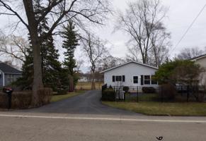 121 W Hawthorne Drive