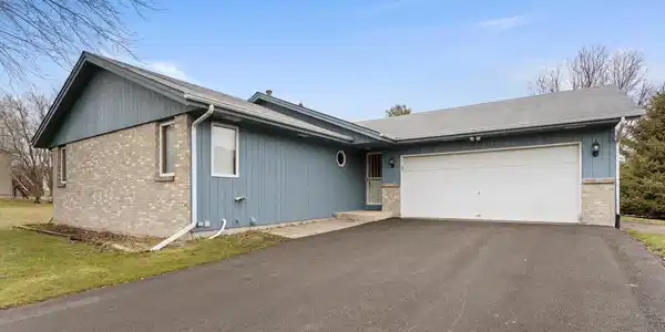103 NW Seminole Place