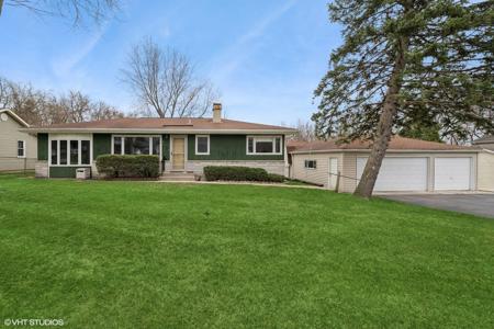 7 Lakewood Drive