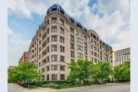 65 E Goethe Street