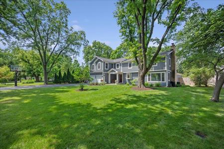 586 Earl Drive
