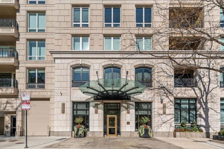 840 N LAKE SHORE Drive