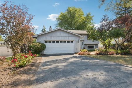 1025 Edgewater Court