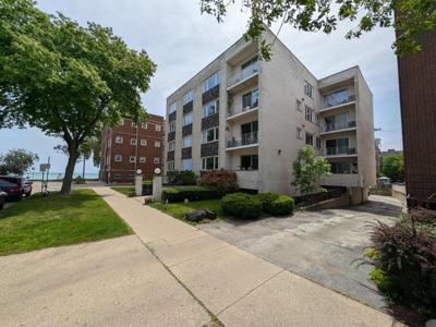 1057 W Pratt Boulevard